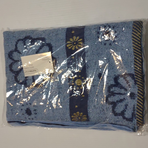 HOMESMART Bundle of 2 Bath/Beach Towel in Blue - Picture 14 of 16